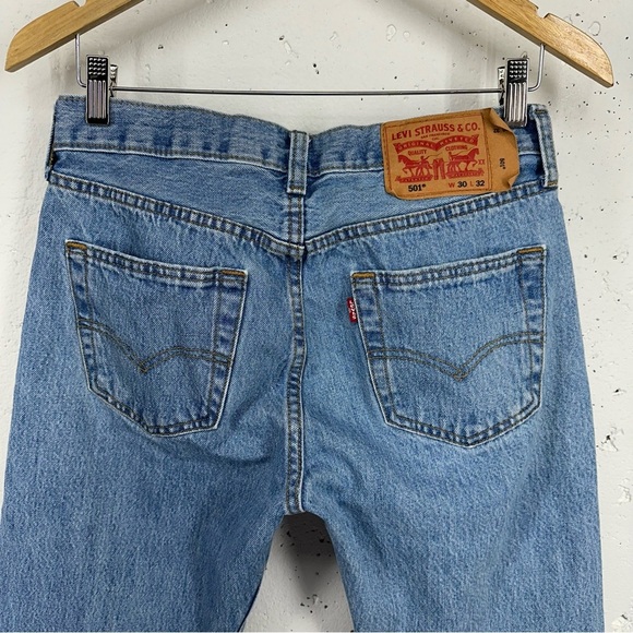 Levi's Men's 501 Size 30 x 30.7 Original Regular Fit Straight Leg Jeans - Picture 5 of 14